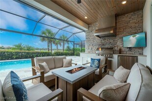 13528 Blue Bay Cir in Ft. Myers, FL - Building Photo