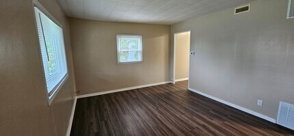 2085 Bellefontaine Ave in Dayton, OH - Building Photo - Building Photo