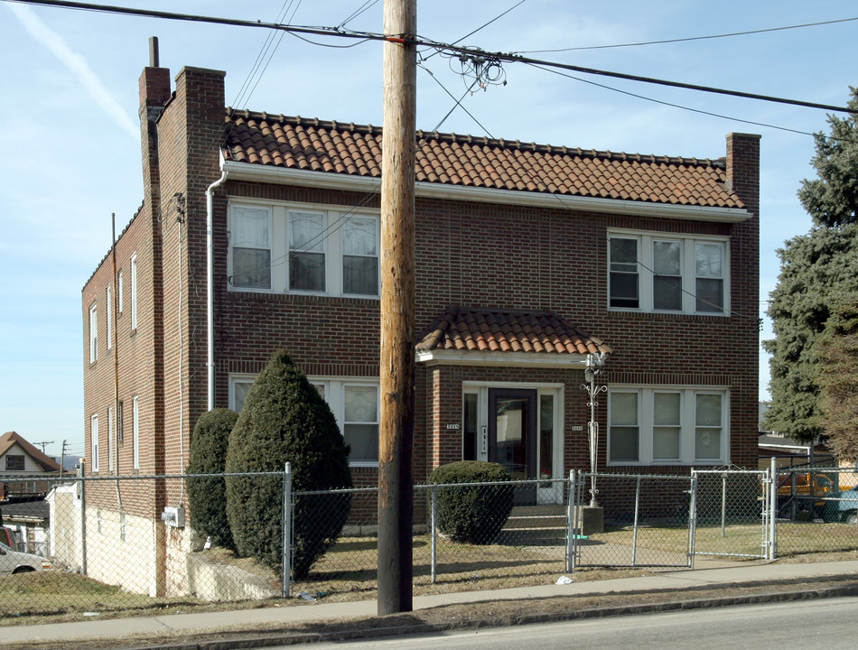 2216-2218 Braddock Ave in Pittsburgh, PA - Building Photo