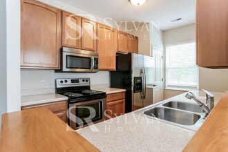 4709 Grand Strand Dr in Grove City, OH - Building Photo - Building Photo