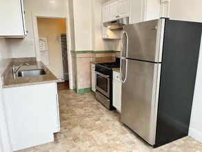 5650 Mission St, Unit A in San Francisco, CA - Building Photo - Building Photo