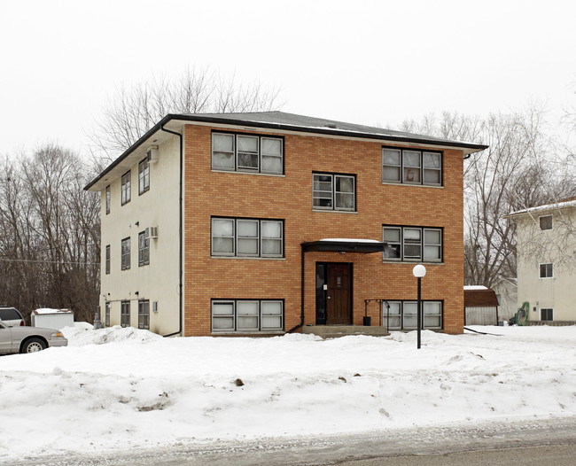 1237 4th St in St. Paul Park, MN - Foto de edificio - Building Photo