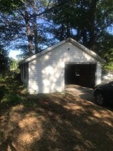 1310 N Independence St in Kinston, NC - Foto de edificio - Building Photo