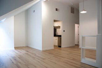 548 Main St, Unit 4 in Sturbridge, MA - Building Photo - Building Photo