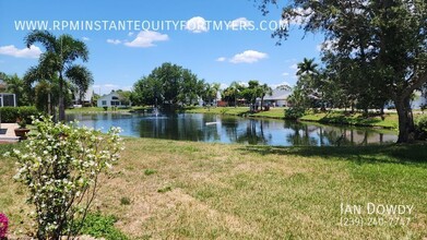 9479 Palm Island Cir in North Fort Myers, FL - Building Photo - Building Photo