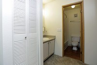 2BR, 2BA - 880 SF - Santana Ridge Apartamentos in Denver, Colorado