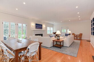 135 Bridge St in Manchester by the Sea, MA - Building Photo - Building Photo