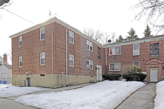 16030 76th Ave in Flushing, NY - Building Photo - Building Photo