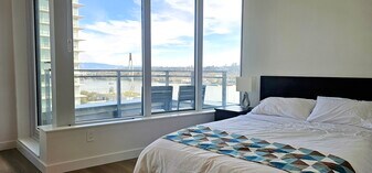 618 Carnarvon St in New Westminster, BC - Building Photo