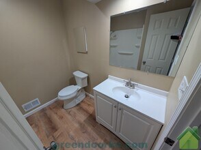 7853 Kessler Ln in Overland Park, KS - Building Photo - Building Photo