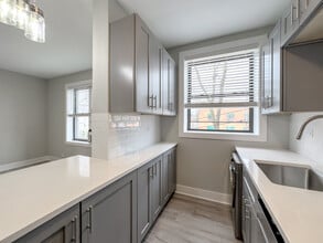 376 Hazel Ave in Glencoe, IL - Building Photo - Building Photo