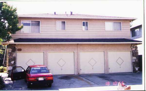 3722 Underwood Drive in San Jose, CA - Foto de edificio - Building Photo