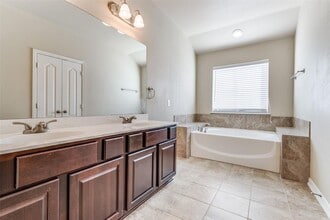 706 S Jupiter Rd in Allen, TX - Building Photo - Building Photo