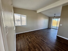 2917 Howard Dr in Las Vegas, NV - Building Photo - Building Photo