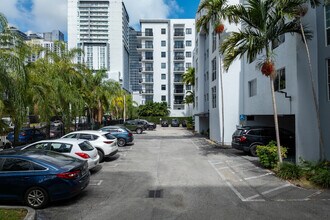 Palm Gardens in Miami, FL - Building Photo - Building Photo