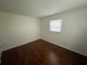 3806 Simms Rd in Norfolk, VA - Building Photo - Building Photo