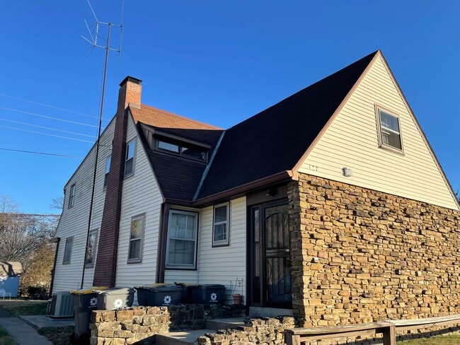 property at 127 S Clark St