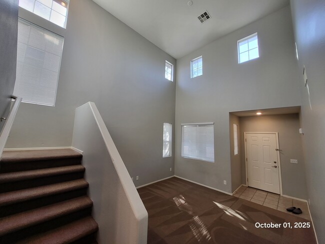 8716 Gateway Glen Dr in Las Vegas, NV - Building Photo - Building Photo