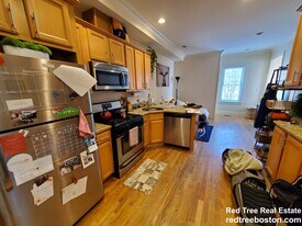 25 Lothrop St, Unit 1 in Boston, MA - Building Photo