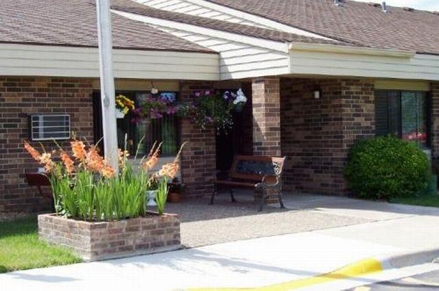 Centennial Manor Apartments in Milaca, MN - Foto de edificio