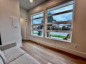 2967-2967 Richter St in Kelowna, BC - Building Photo - Building Photo