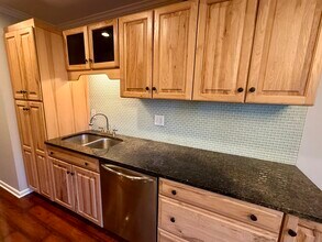 41 Rock Spring Rd in Stamford, CT - Building Photo - Building Photo