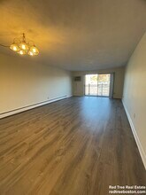 245 Main St in Watertown, MA - Foto de edificio - Building Photo