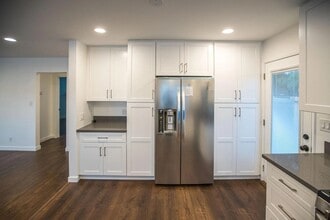2207 E Daily Dr in Camarillo, CA - Building Photo - Building Photo