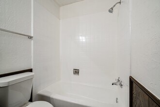 3103 SE Surrey Ln in Lawton, OK - Building Photo - Building Photo