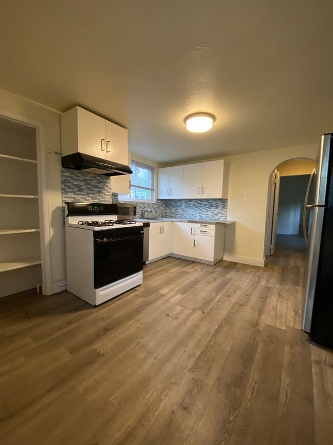5 Sterling St