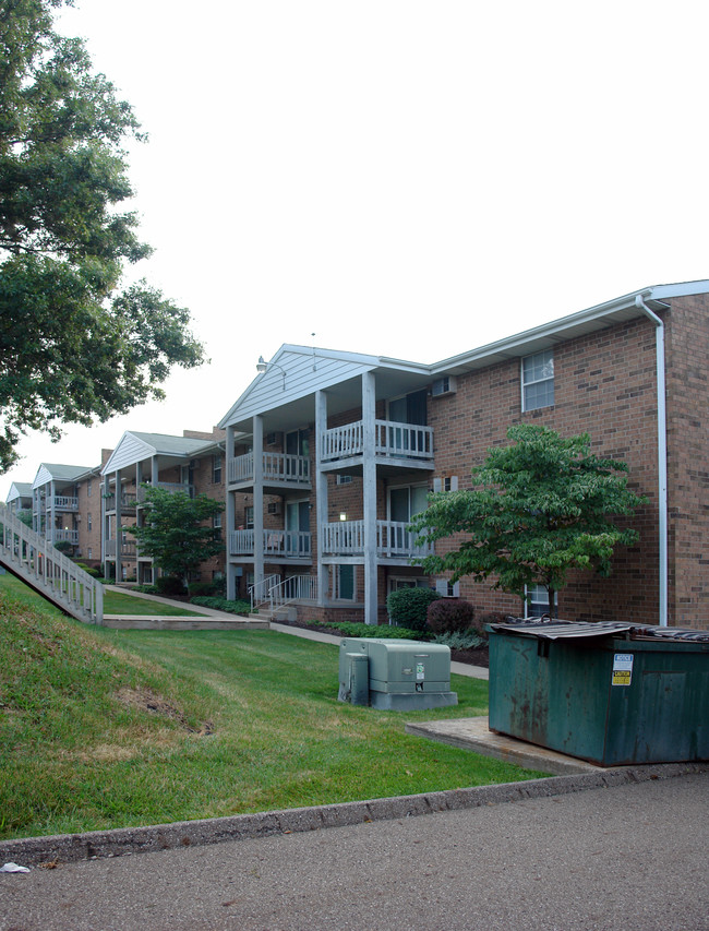 Debo Properties Canton in Canton, OH - Foto de edificio - Building Photo