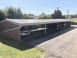 Sunset Blvd Apartments in Mansfield, OH - Building Photo - Building Photo