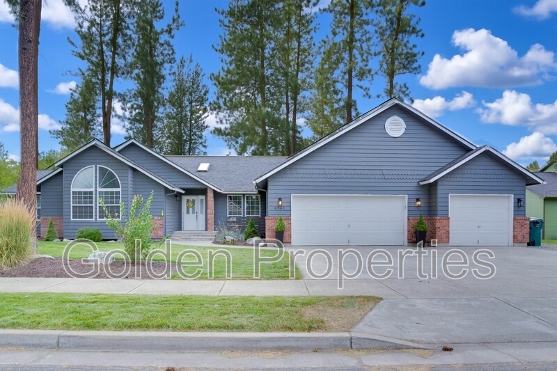 4741 W Woodside Ave in Coeur d'Alene, ID - Building Photo