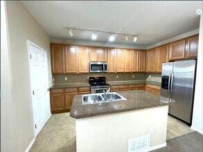 8440 Canyon Rim Trail in Englewood, CO - Building Photo - Building Photo