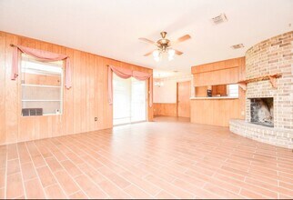 8911 Stroud Dr in Houston, TX - Building Photo - Building Photo