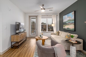 Alexan Research Park in Charlotte, NC - Foto de edificio - Building Photo