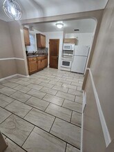 19684 Roscommon St in Harper Woods, MI - Building Photo - Building Photo