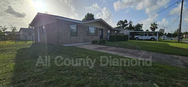 137 Santee Dr in Panama City, FL - Building Photo - Building Photo