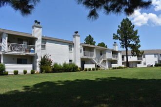 Southpoint Apartments in Fort Smith, AR - Building Photo - Building Photo