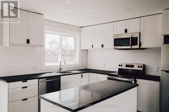 69 Austin Dr in Hamilton, ON - Building Photo - Building Photo