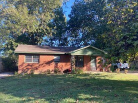 100 Bettie Ct in Jonesboro, AR - Building Photo