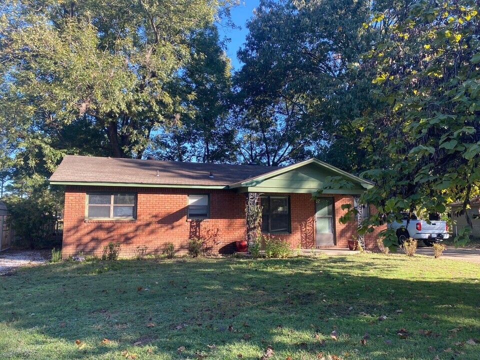 100 Bettie Ct in Jonesboro, AR - Foto de edificio