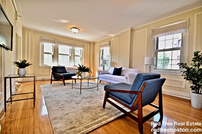 1454 Beacon St, Unit 342 in Brookline, MA - Foto de edificio - Building Photo