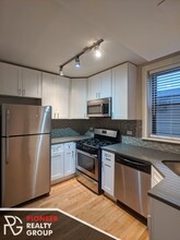 2317 N Rockwell St, Unit 2323-GDNC in Chicago, IL - Foto de edificio - Building Photo