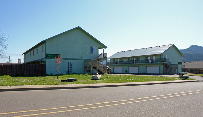 Taylor Apartments in Sutherlin, OR - Foto de edificio - Building Photo