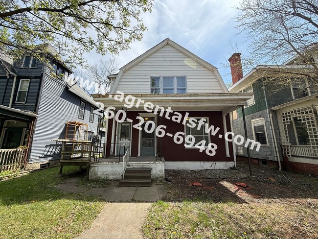 property at 911 W Creighton Ave