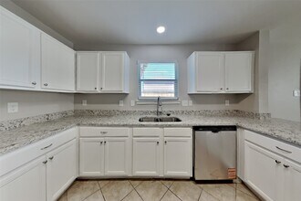 18230 Temple Hill Ln in Cypress, TX - Building Photo - Building Photo