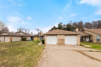 313 Greenlawn Blvd in Round Rock, TX - Building Photo - Building Photo