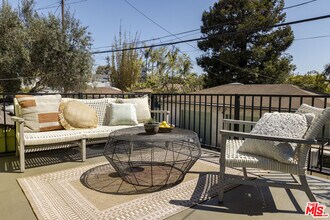 734 Milwood Ave in Los Angeles, CA - Building Photo - Building Photo