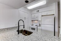1516 Bay Area Blvd photo'